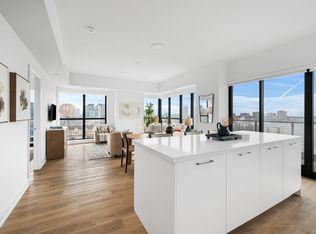 36 Brentcliffe Luxury Rentals, Toronto, ON M4G 3Y4