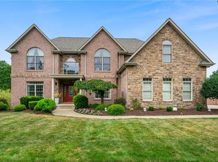 203 Emerson Pines Dr, Cranberry Township, PA