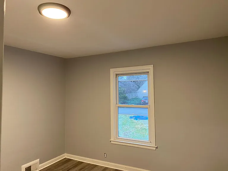 305 Radcliffe Rd — Photo 8