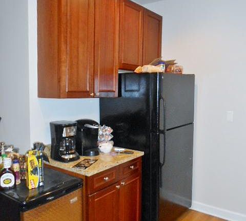 2nd image of 3922 N Pine Grove Ave #1F
