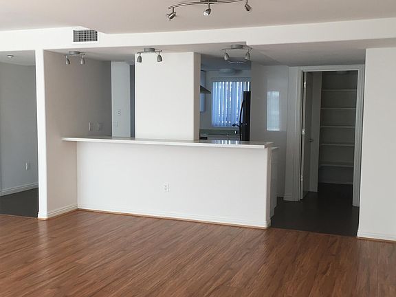 3rd image of 2234 Brant St #5