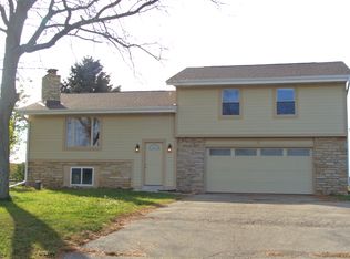 W362S10227 Lewin Ln, Eagle, WI 53119