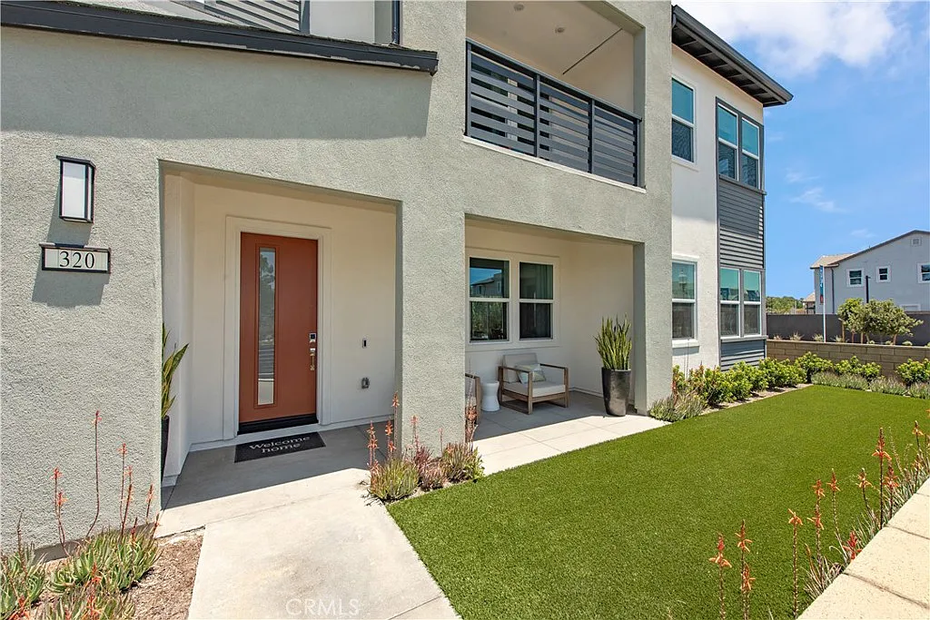 3 bed, 2294 sqft, $8,500 — Photo 3