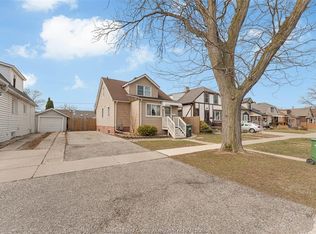 1771 Windermere Rd, Windsor, ON N8W 2S2