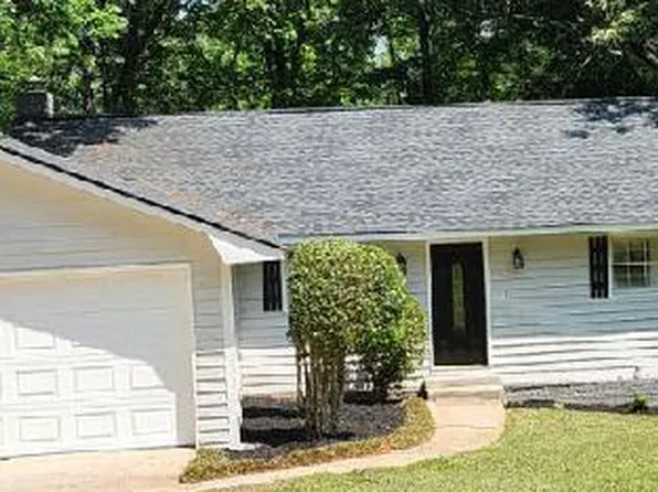 95 Lakeside Dr, Ellenwood, GA 30294
