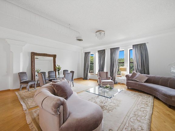 3rd image of 3323 N Paulina St APT 3F