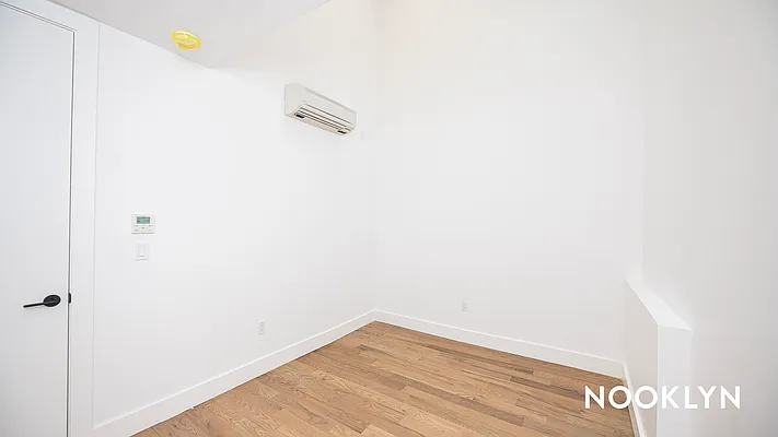 Rented by Nooklyn NYC LLC | media 9
