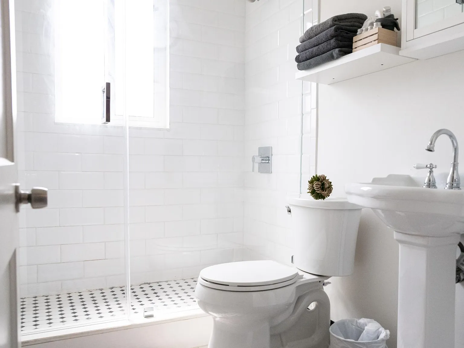 2 bed, 750 sqft, $2,200 — Photo 3