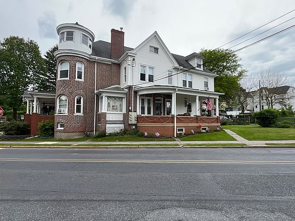 2nd image of 514 Pine St #2
