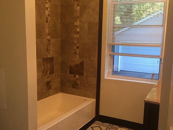 5th image of 1914 Waverly Avenue # 1 St Floor