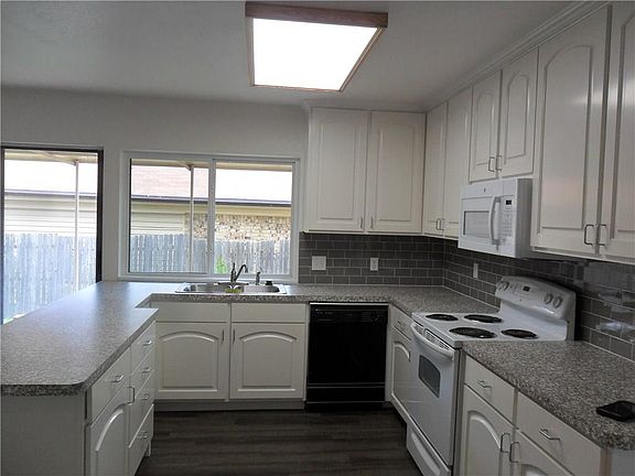 5th image of 1212 Shady Ln