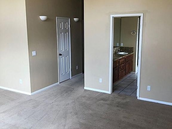 4th image of 456 Dell Ct