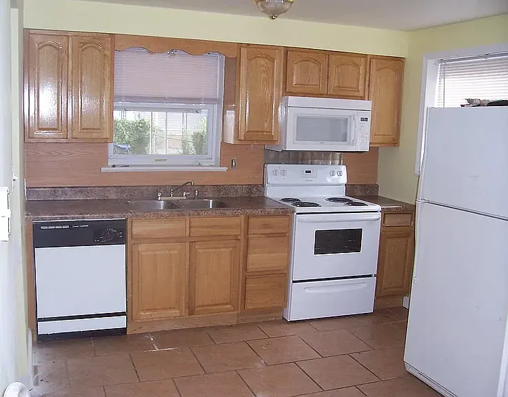 4 bed, 1300 sqft, $1,750 — Photo 3