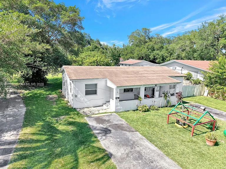 555 NW 90th St #EL — Photo 32