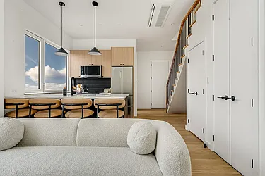 11-14 35th Avenue, #718