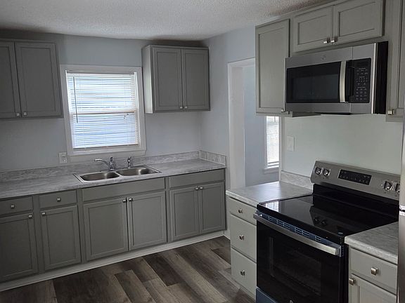 2nd image of 1416 Richmond Ave