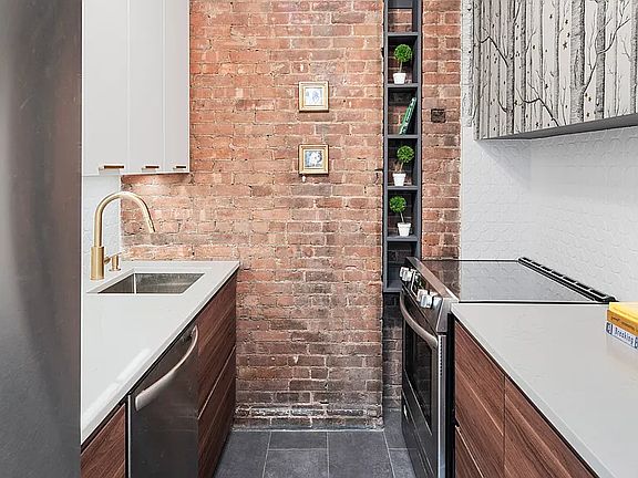 5th image of 23 10th St APT 406