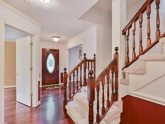 3rd image of 4318 Summerfield Dr