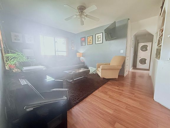 3rd image of 610 Broad St
