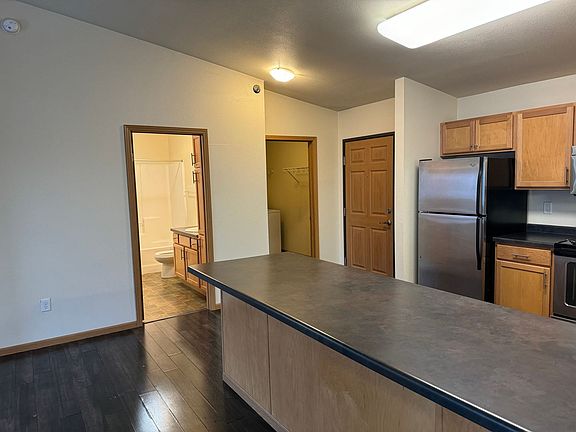 5th image of 627 33rd Ave W #621-203