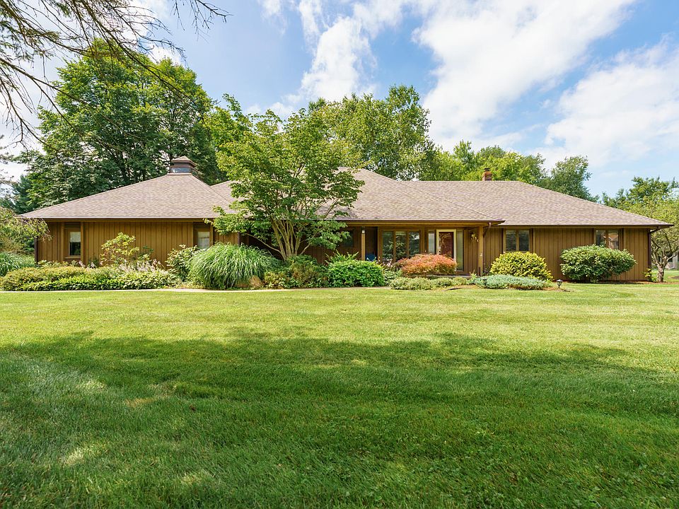 1st image of 106 Whisperwood Ln