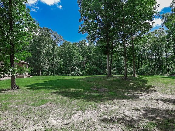 3rd image of 1090 Whispering Oak Dr