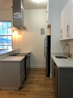 Rented by Jacquelyn 327 LLC | media 17