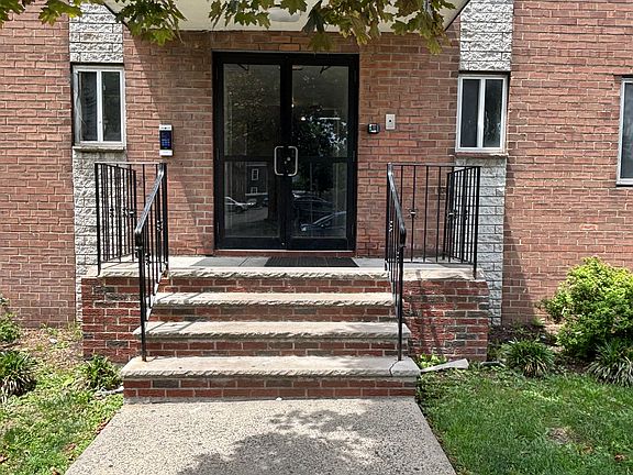 2nd image of 538 W 7th St #A2
