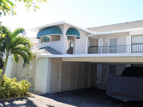 4th image of 4718 SW 12th Pl APT 209