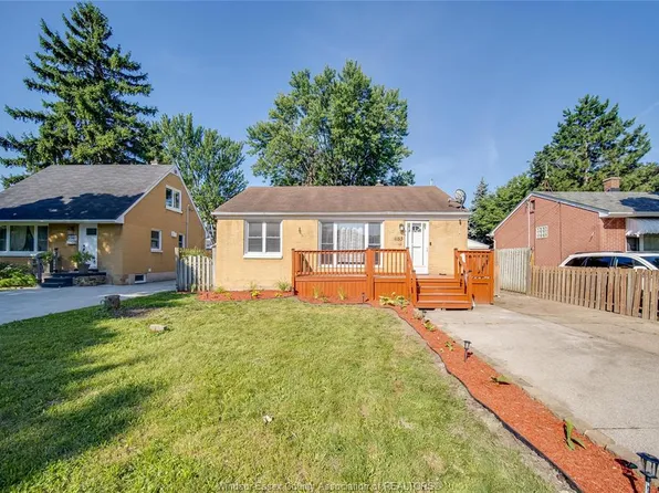 1153 Harrison Ave, Windsor, ON N9C 3J4