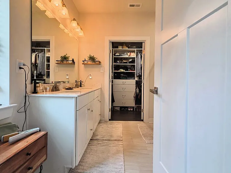 12713 Finningham Mews — Photo 26