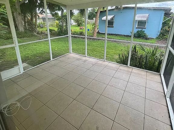 5th image of 21468 Augusta Ave
