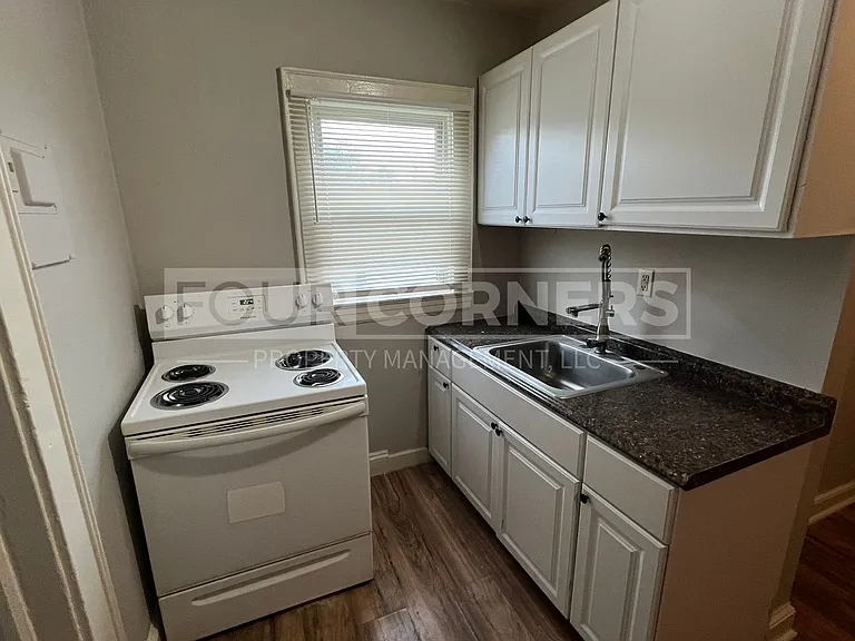 305 Fife St #4 — Photo 6