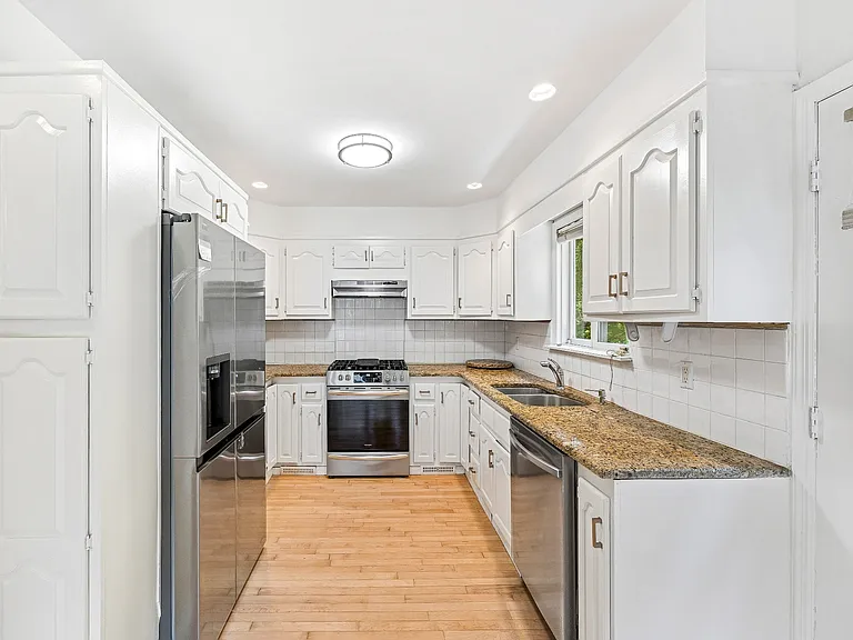 10 River Rd — Photo 11
