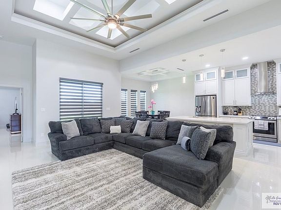 2nd image of 5612 Pelican Ave