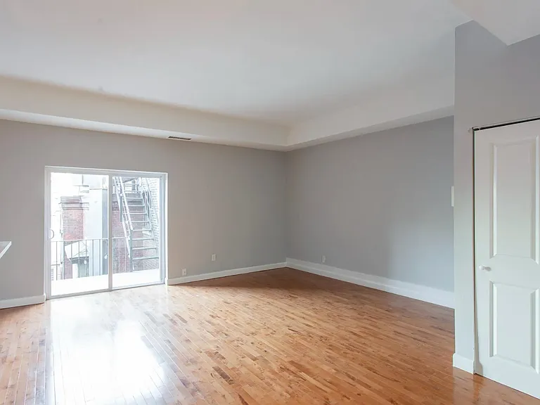 2015 Walnut St #409 — Photo 2