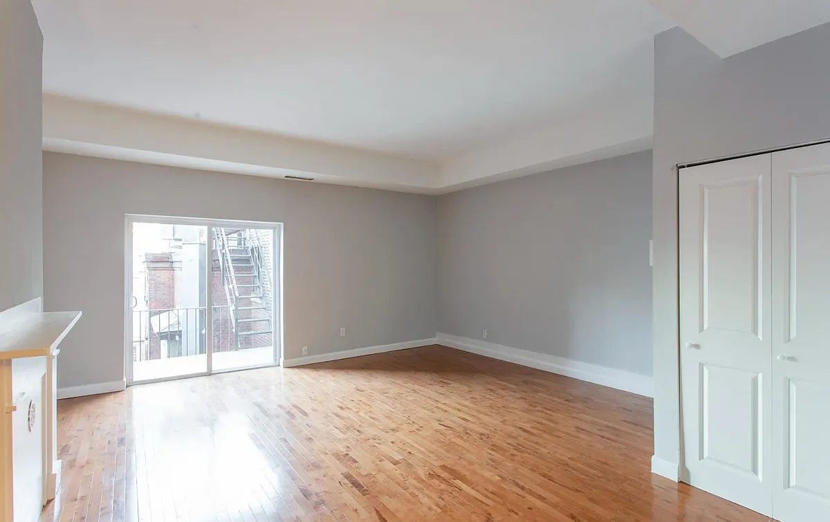 Building Photo - 2015 Walnut St #409
