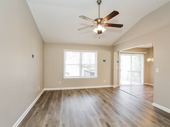 5th image of 301 Oferrell St