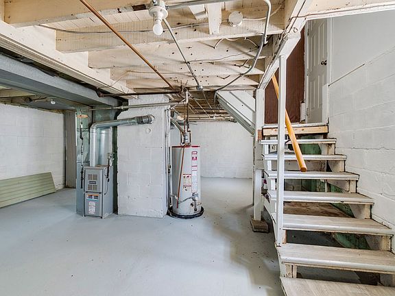 4th image of 553 Myers St