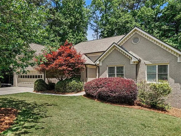 977 Sunny Glenn Ct, Lawrenceville, GA 30043