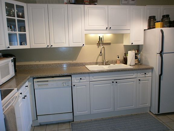 4th image of 1660 N La Salle St #906