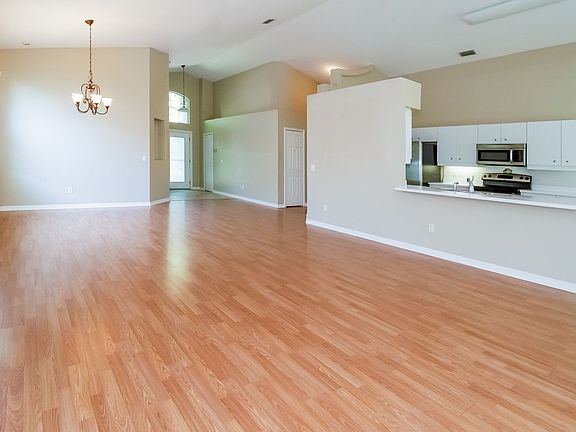 5th image of 967 Countryside West Blvd
