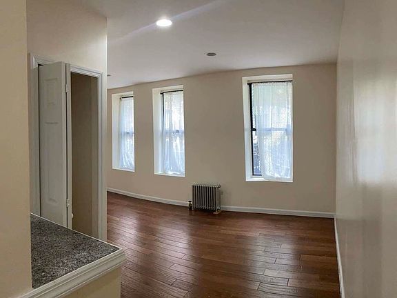 3rd image of 348 W 118th St APT 1