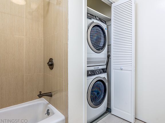 3rd image of 1155 Howard St APT 9