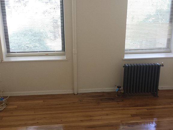 5th image of 300 7th St Ste 1