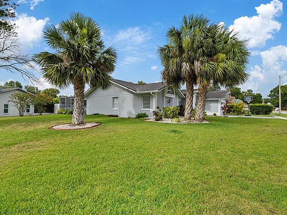 3rd image of 13528 Woodside Dr