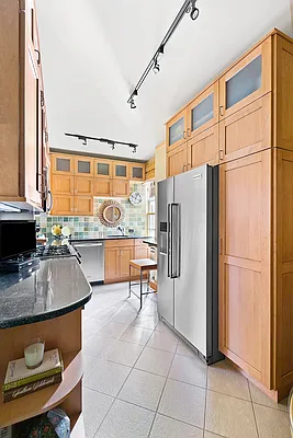 Sold by Compass | media 6