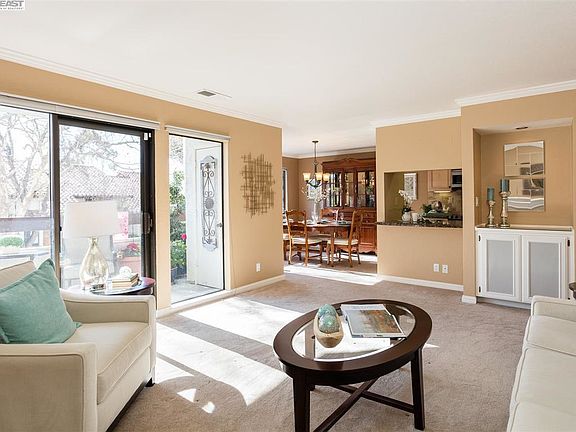 4th image of 22103 Vista Del Plaza Ln APT 9