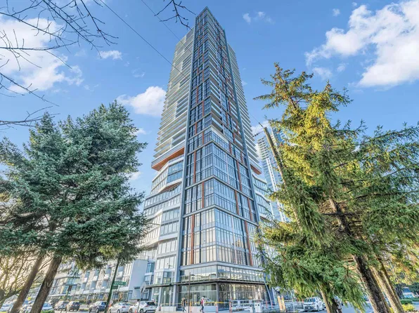 6511 Sussex Ave #305, Burnaby, BC V5H 0K5