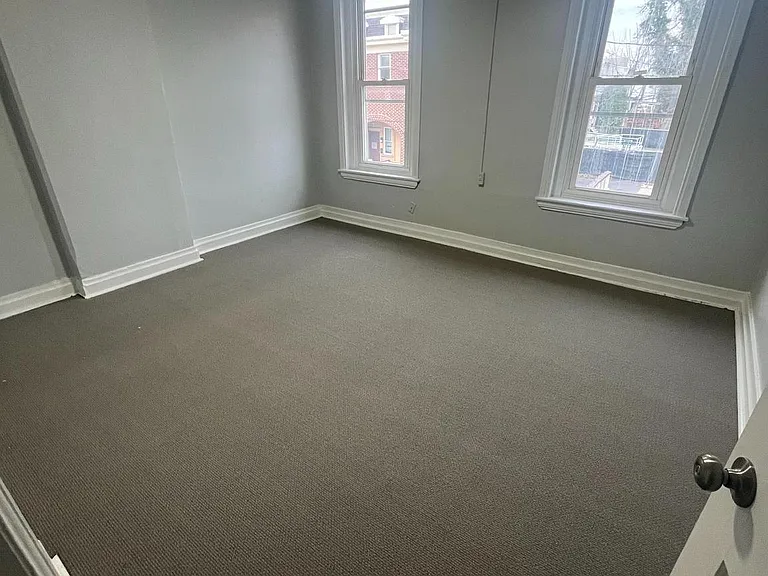 814 Upland St — Photo 19